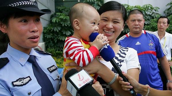 Chinezii au dat lovitura. S-a lansat aplicația împotriva traficului de copii