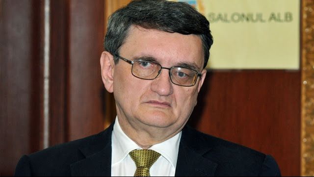 Avocatul Poporului a evitat abil atacarea OUG 92 la CCR. Ciorbea e deja în concediu