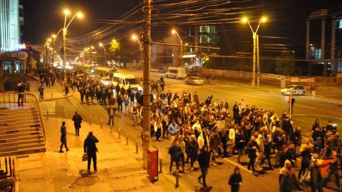 Incident la protestul de la Galaţi. Un tânăr violent a fost reţinut de jandarmi şi dus la Poliţie