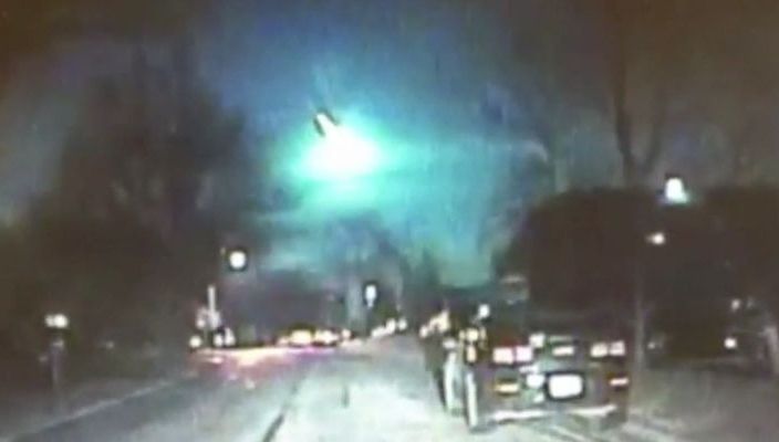 S-au îngrozit când au văzut! Un obiect neidentificat a apărut pe cer