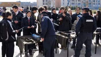 Panică la un centru de plasament din Buzău. 67 de copii evacuați în toiul nopții