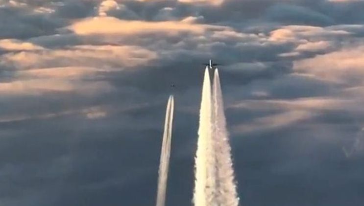 Un avion de pasageri care survolase România, escortat de aeronave militare în Germania. Motivul