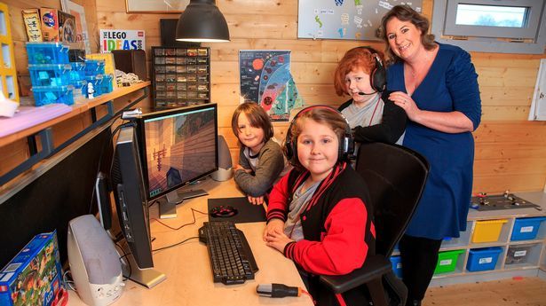 O mamă şi-a retras copiii de la şcoală, pentru că aceştia nu aveau suficient timp pentru jocuri