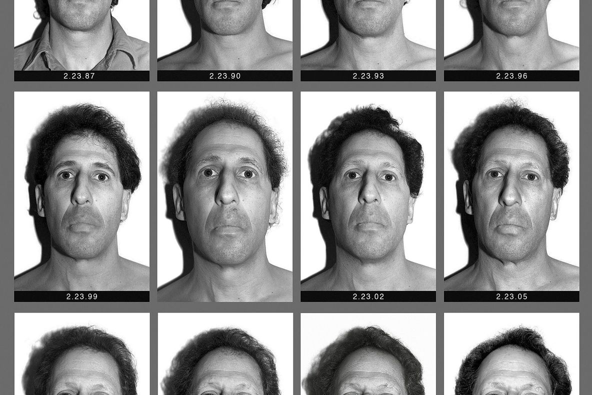 El e "tatăl selfie-urilor" - îşi face o fotografie în fiecare zi, de 30 de ani. Ce a observat acum