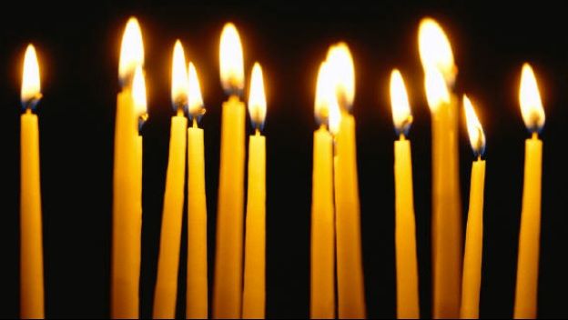 Ce se întâmplă dacă cineva aprinde o lumânare invers pentru tine. Este mai rău decât credeai