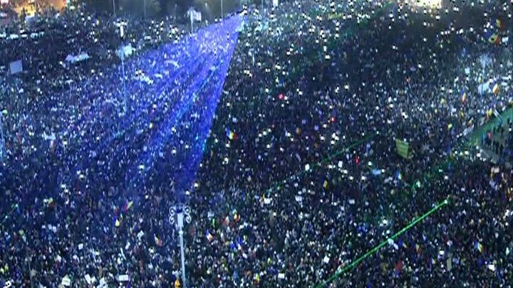 Prezența la proteste, în raport cu populația orașelor. Uluitor: un sfert de Sibiu, în stradă 