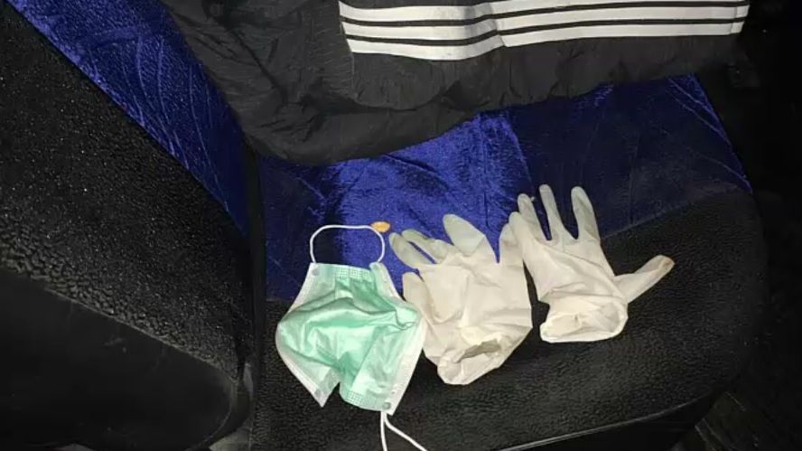 Poliţiştii din Moldova au oprit o maşină. Ce au văzut când s-au apropiat - i-au arestat imediat!