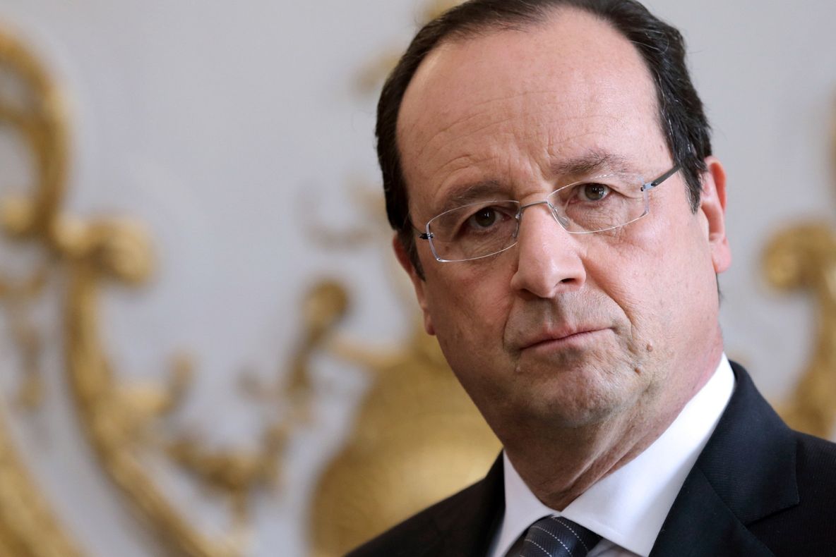 Informaţie de ultimă oră dezvăluită de Hollande despre atacul "terorist" de la Luvru