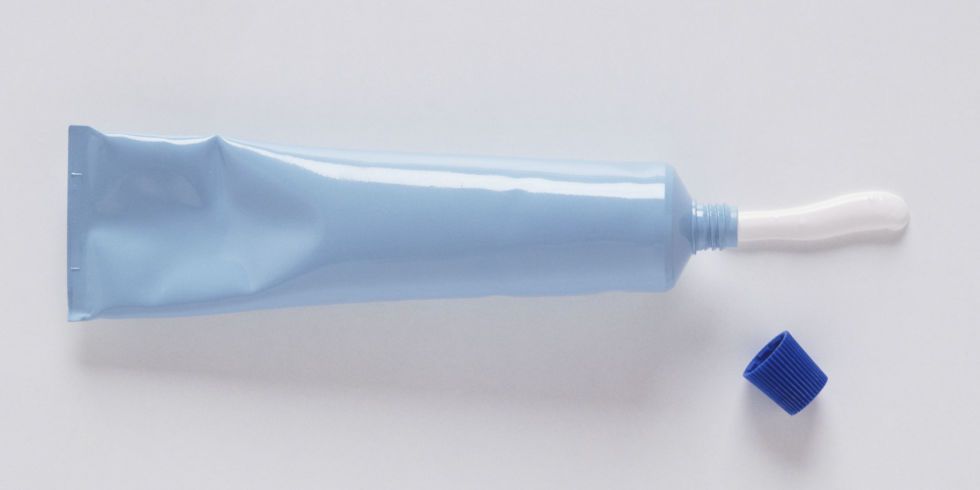 Trucuri utile pe care le poţi face cu pasta de dinţi 