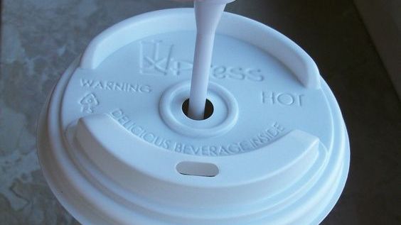 Ce reprezintă codurile de pe recipientele de plastic și care sunt cele mai sigure