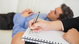 Cum erau trataţi oamenii cu probleme psihice înainte de "apariţia" psihologilor şi a psihiatrilor