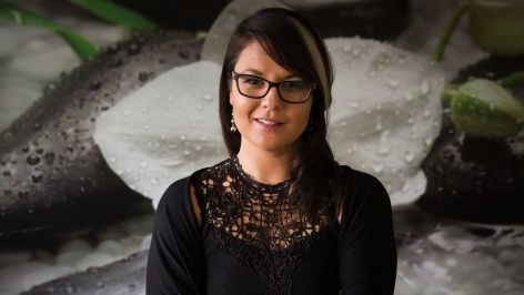 O tânără a ieșit din comă după ce mama ei a acceptat să oprească aparatele: "Am auzit tot"