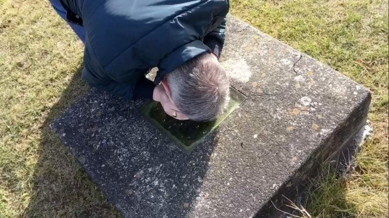 Îngrozit că ar putea fi îngropat de viu, a cerut o criptă specială. După moarte, toți au așteptat..