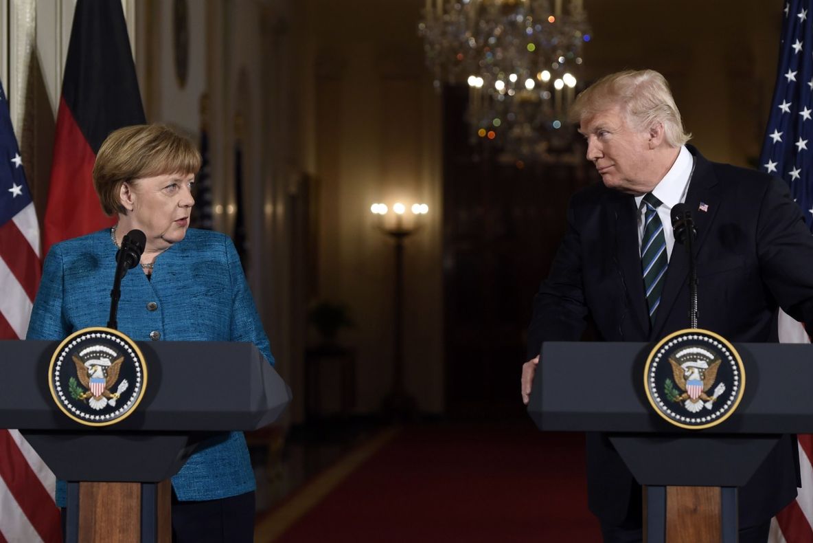Cererea șocantă a lui Trump pentru Angela Merkel, dezvăluită abia acum. Casa Albă neagă