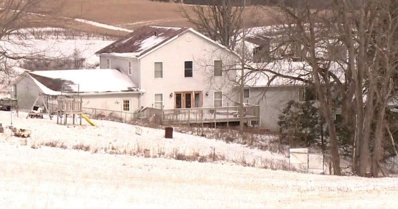 Pare un banc, dar este adevărul TRIST. Au ucis bătrâna, au îngropat-o în curte şi au încasat PENSIA