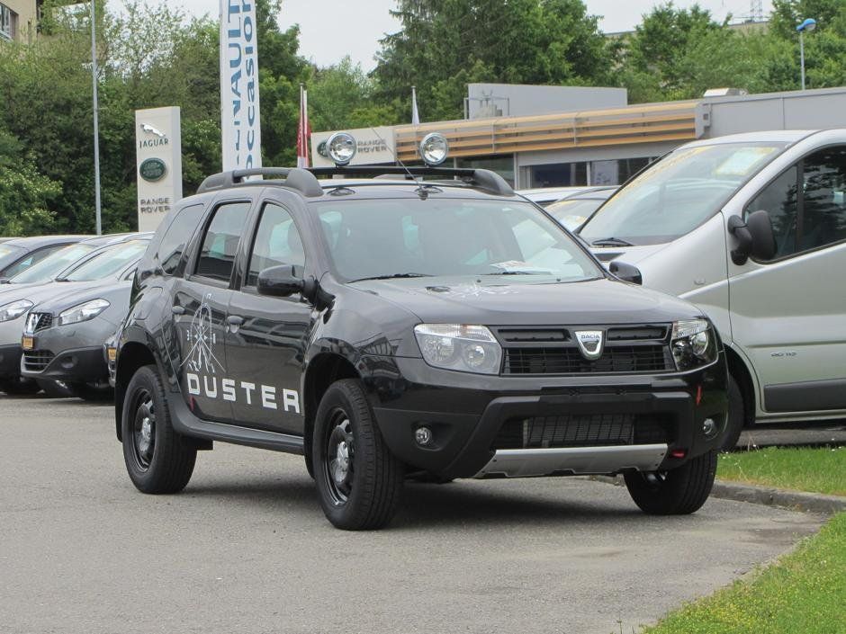 Cum arată Dacia Duster cu suspensia joasă şi jante uriaşe. Tuning "nebun" pentru modelul românesc