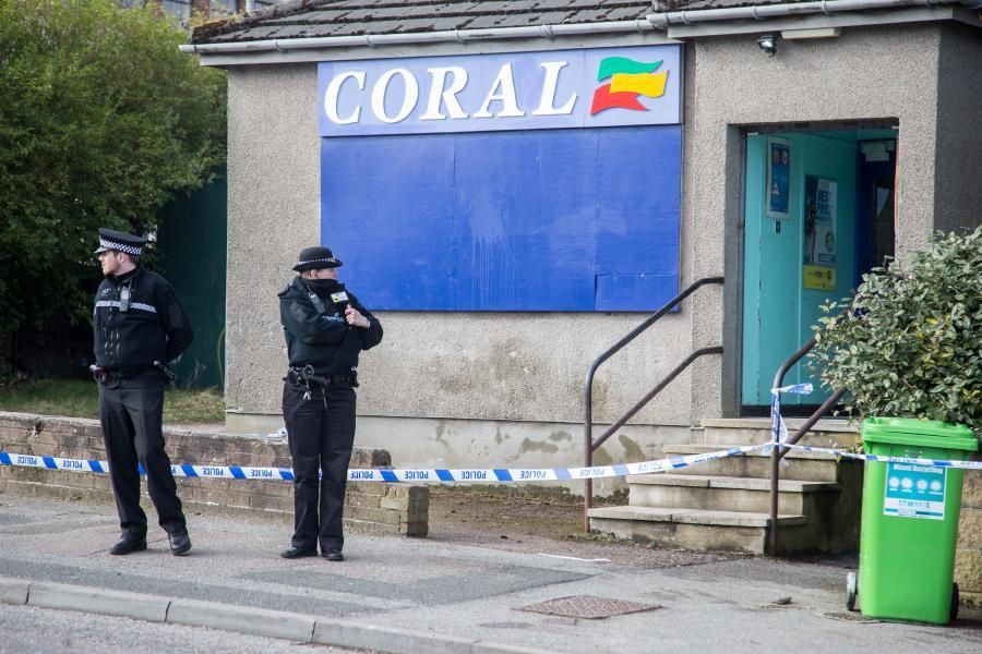 Atac inexplicabil în Anglia: doi copii au fost pulverizaţi cu un praf necunoscut. Au arsuri severe