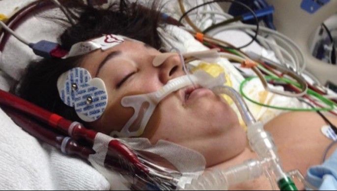 Mama era pe moarte, imediat după naştere. I-au pus copilul pe piept. Ce a urmat, ŞOC!