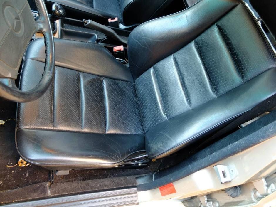 Cum arată Mercedesul 190 Cosworth, din 1982, scos la vânzare pentru 17.500$. E complet restaurat