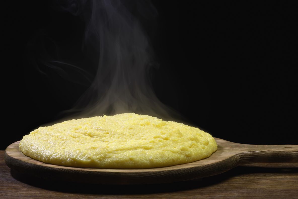 5 motive să mănânci mai des mămăligă. Cum întârzie îmbătrânirea