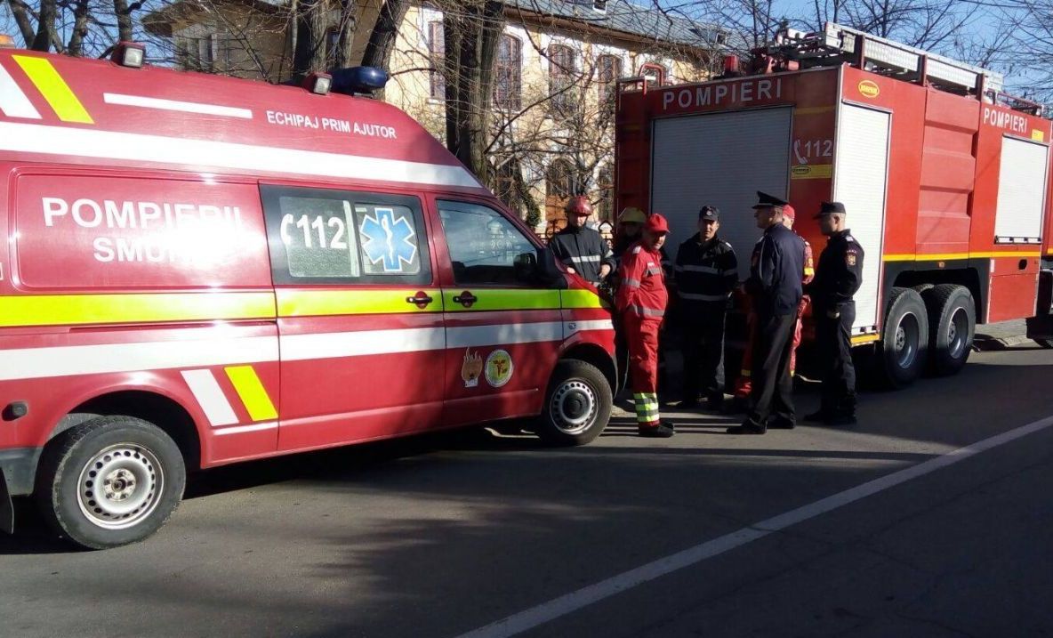 Două licee din Târgoviște, evacuate după o amenințare FALSĂ cu bombă. "Am fost chemați la negocieri"