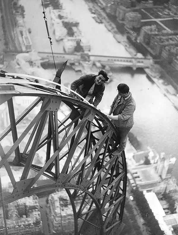 Cum a fost construit Turnul Eiffel. Ce era înainte acolo. DURERE în ridicarea simbolului Parisului