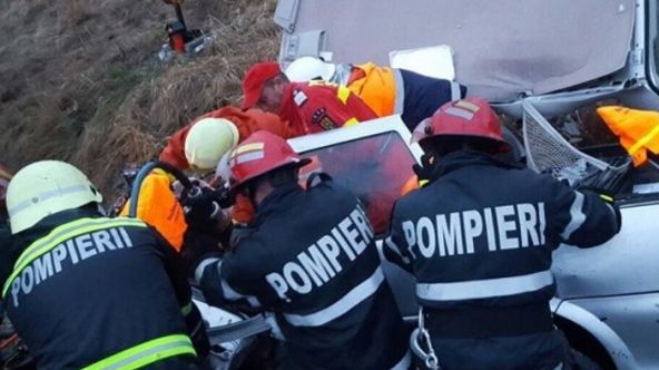 Accident grav pe DN1, sâmbătă seara: 4 victime, între care DOI COPII
