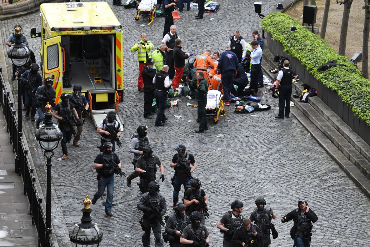 VIDEO Momentul în care românca rănită în atacul din Londra cade în râul Tamisa, FILMAT