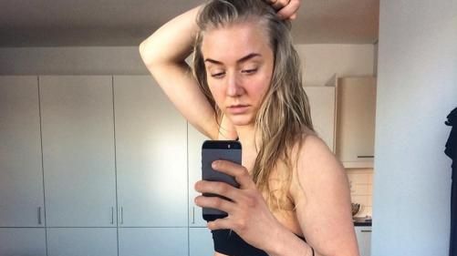 A postat o fotografie pe internet şi toată lumea a crezut că este însărcinată! De ce boală suferă 