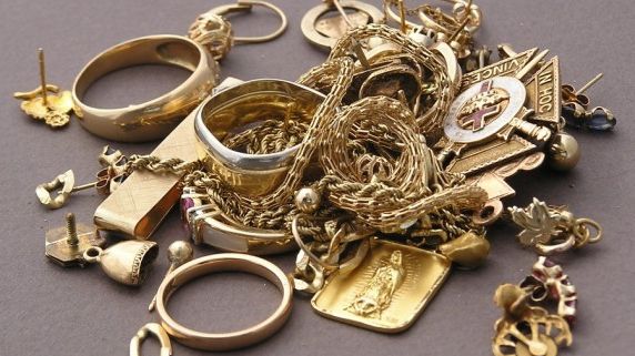 Ai bijuterii din AUR? Nu le mai purta! Îţi afectează rinichii, plămânii şi ficatul