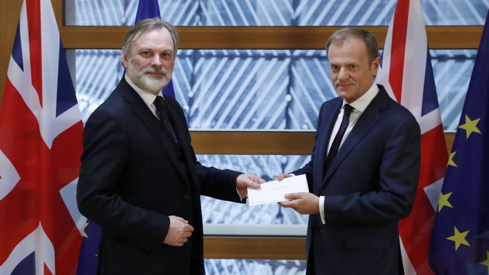 Este OFICIAL. Marea Britanie se desprinde de UE