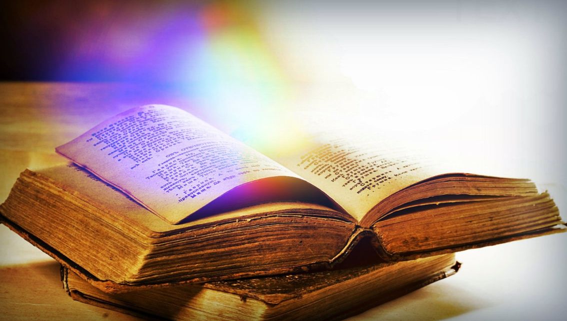 Cartea misterioasă care nu poate fi descifrată de peste 600 de ani. Ce teorii susţin cercetătorii