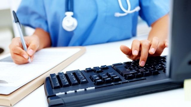 O femeie a lăsat, prin testament, peste 100.000 de euro Casei de Asigurări de Sănătate