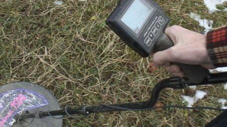 Doi căutători de comori au dat peste descoperirea vieţii lor! Cum arată vechile bijuterii din aur