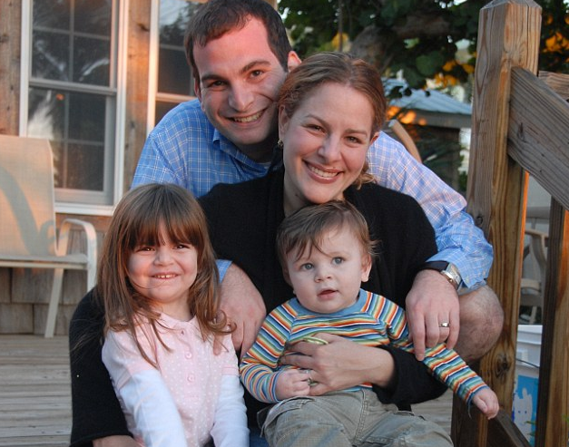 Secretul ȘOC dezvăluit de un soț și tată de familie, după 23 de ani de căsnicie. Familia a înghețat