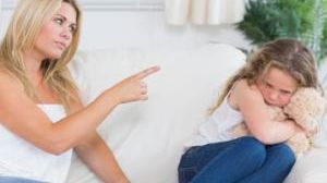 Incredibil! Ce au găsit părinţii în pacheţelul de mâncare al fetiţei lor. Şi-au făcut cruce!