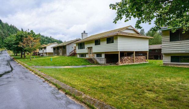 Orașul straniu în care lumina e aprinsă, iarba tunsă, dar nimeni nu mai este în viață