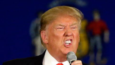 Omul-cheie al serialului "House Of Cards" a solicitat ştergerea contului de Twitter al lui Trump