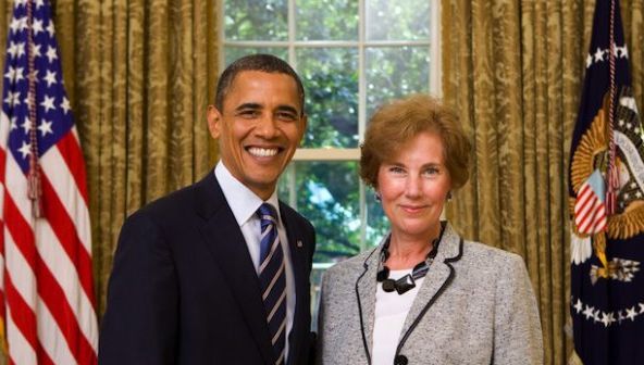 Fostă ambasadoare în SUA, reţinută pe aeroport. Ce au găsit asupra femeii