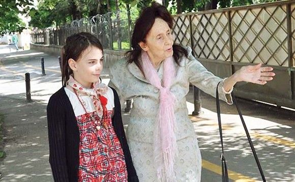 Fiica femeii care a devenit mama la 66 de ani a şocat internetul. Ce a postat pe Facebook