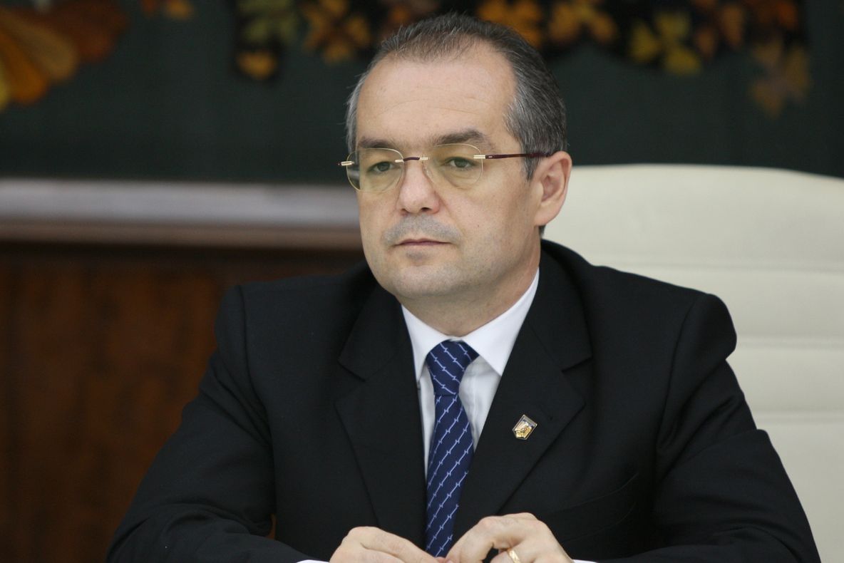 Proiect de lege. Cum ar putea bugetarii să primească banii tăiaţi de Guvernul Boc 