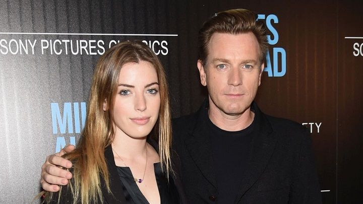 Celebrul Ewan McGregor s-a afișat cu o bombă sexy. Toți au crezut că este iubita sa, dar...surpriză