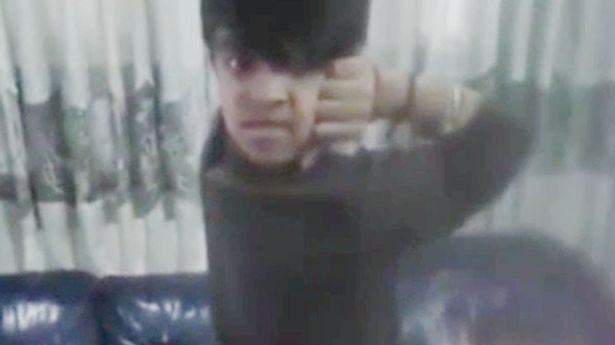 ESTE POSEDAT! Un copil şi-a întors capul la 180 de grade. Are nevoie de EXORCIZARE?