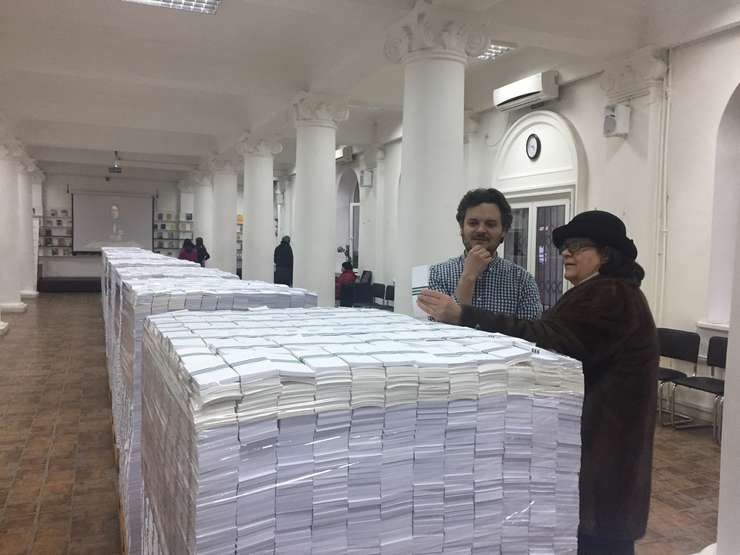 Cum arată un miliard de dolari, în realitate. Expoziţie de artă contemporană 