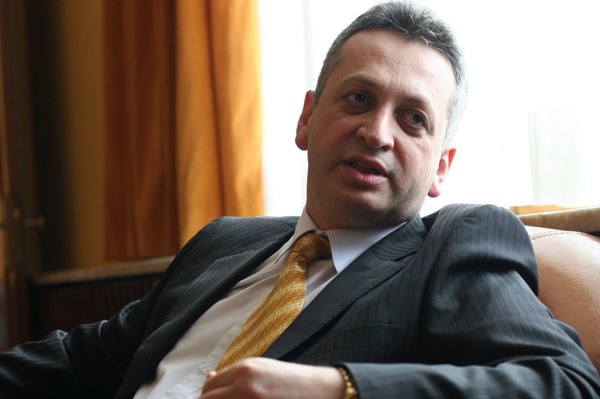 Relu Fenechiu le cere senatorilor schimbarea Codului Penal din spatele gratiilor