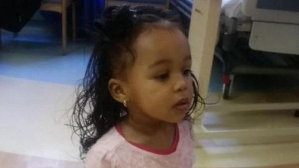 Mama a simțit un miros urât ce venea de la fetiţa sa. A rămas şocată când a aflat cauza