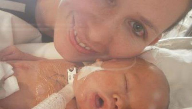 Bebeluşul a stat 12 ore în sicriu, până când mama lui a făcut descoperirea 