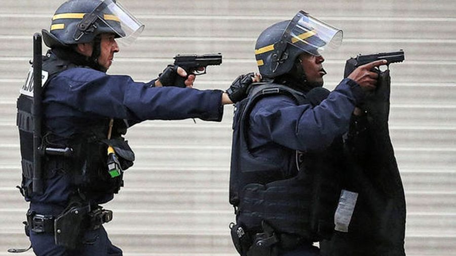 Atac armat la o școală din sudul Franței: două persoane rănite, un om arestat