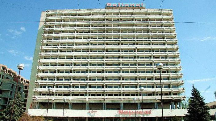 Încă o victimă a jocului Balena Albastră: O tânără a vrut să se arunce de pe un hotel din Chişinău