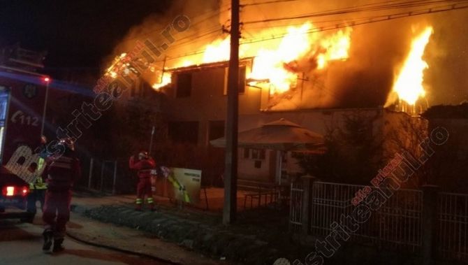 INCENDIU extrem de puternic noaptea trecută VIDEO